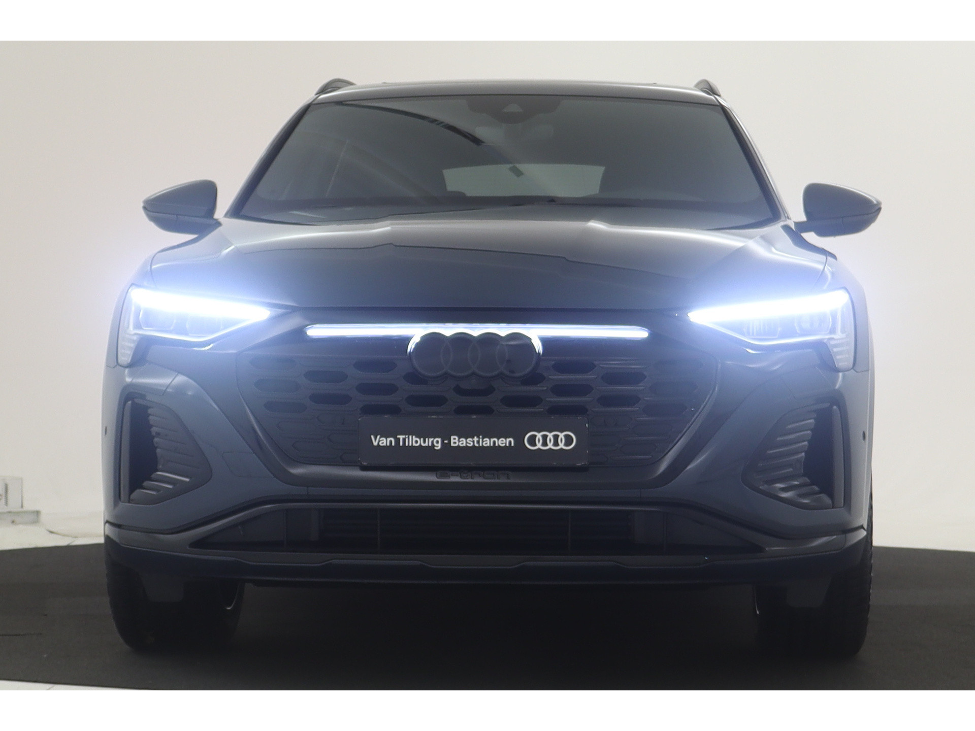Audi - Q8 e-tron 55 quattro S Edition Competition 115 kWh - 2024