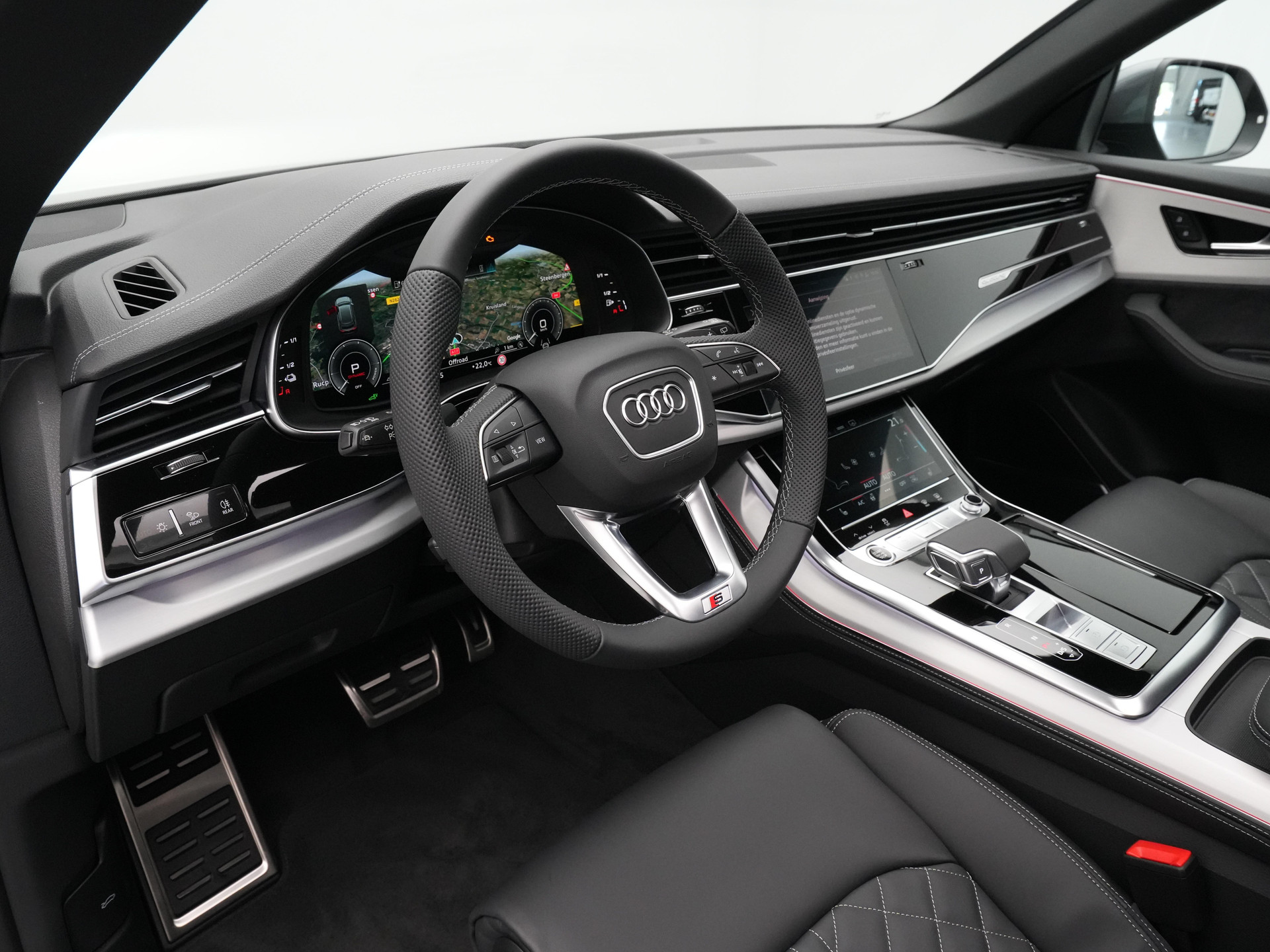 Audi - Q8 55 TFSI e 394 Tiptronic Pro Line S - 2024