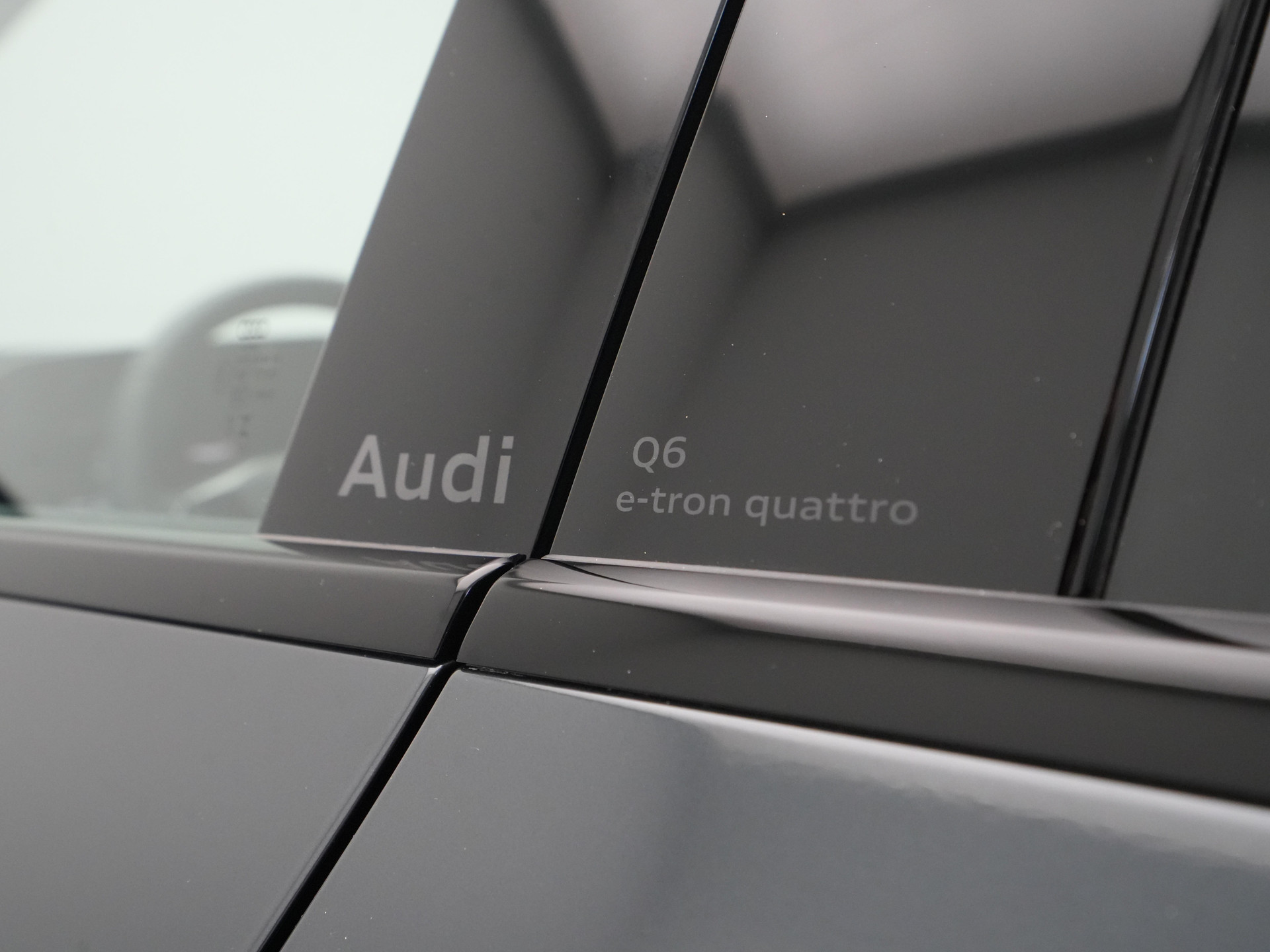 Audi - Q6 e-tron quattro 388 1AT Advanced Edition - 2024