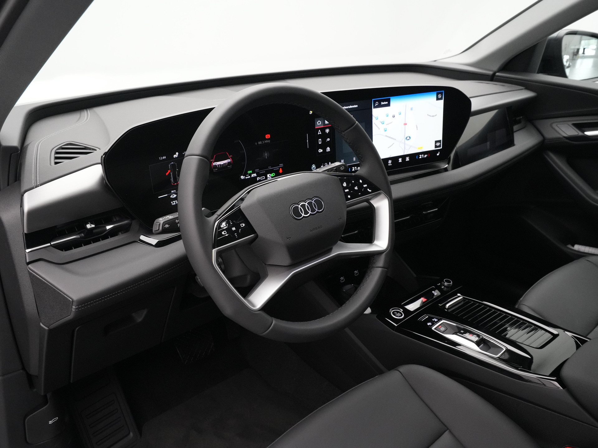 Audi - Q6 e-tron quattro 388 1AT Advanced Edition - 2024