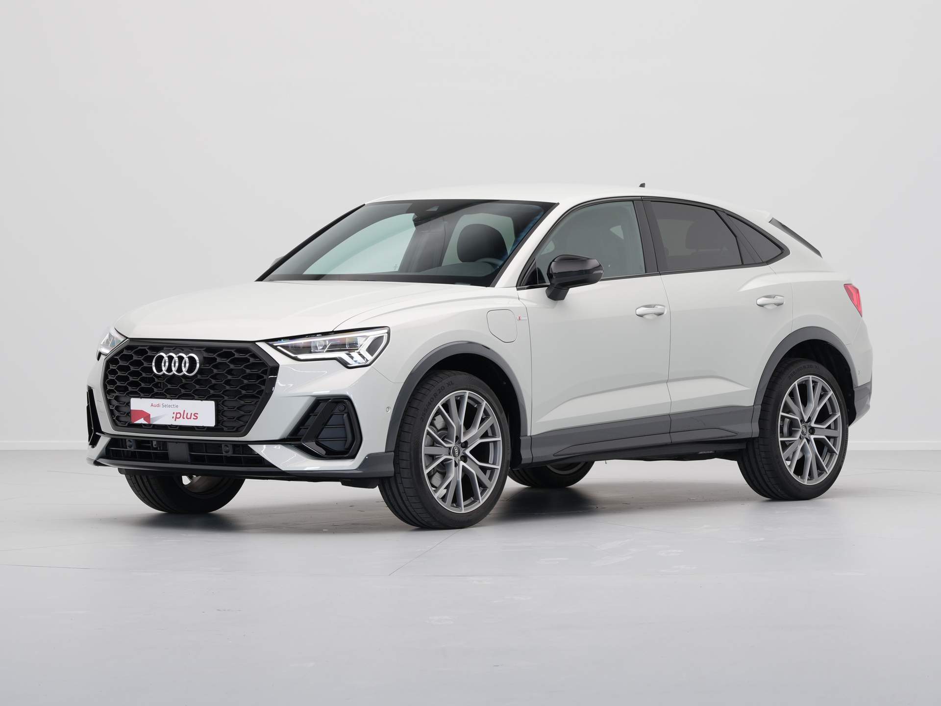 Audi - Q3 Sportback 45 TFSI e 245pk S Edition S Line in en Exterieur S-Line - 2023