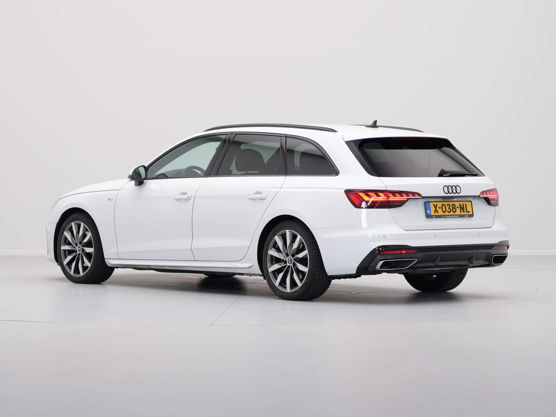 Audi - A4 Avant 35 TFSI S edition Competition - 2024