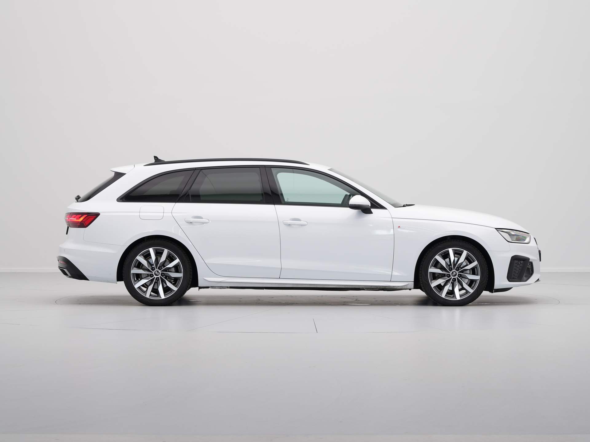 Audi - A4 Avant 35 TFSI S edition Competition - 2024