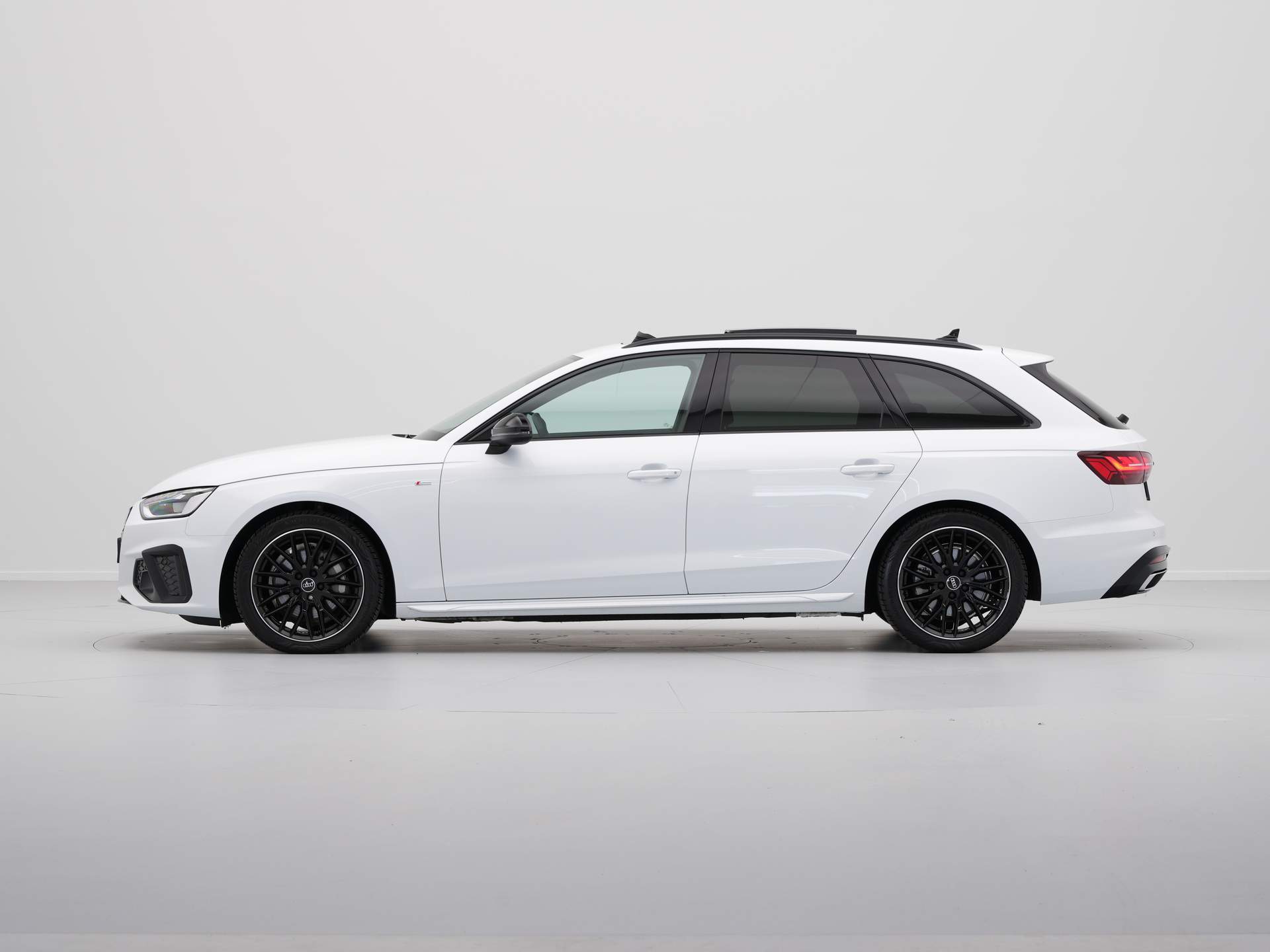 Audi - A4 Avant 40 TFSI 204pk S-Line edition - 2022