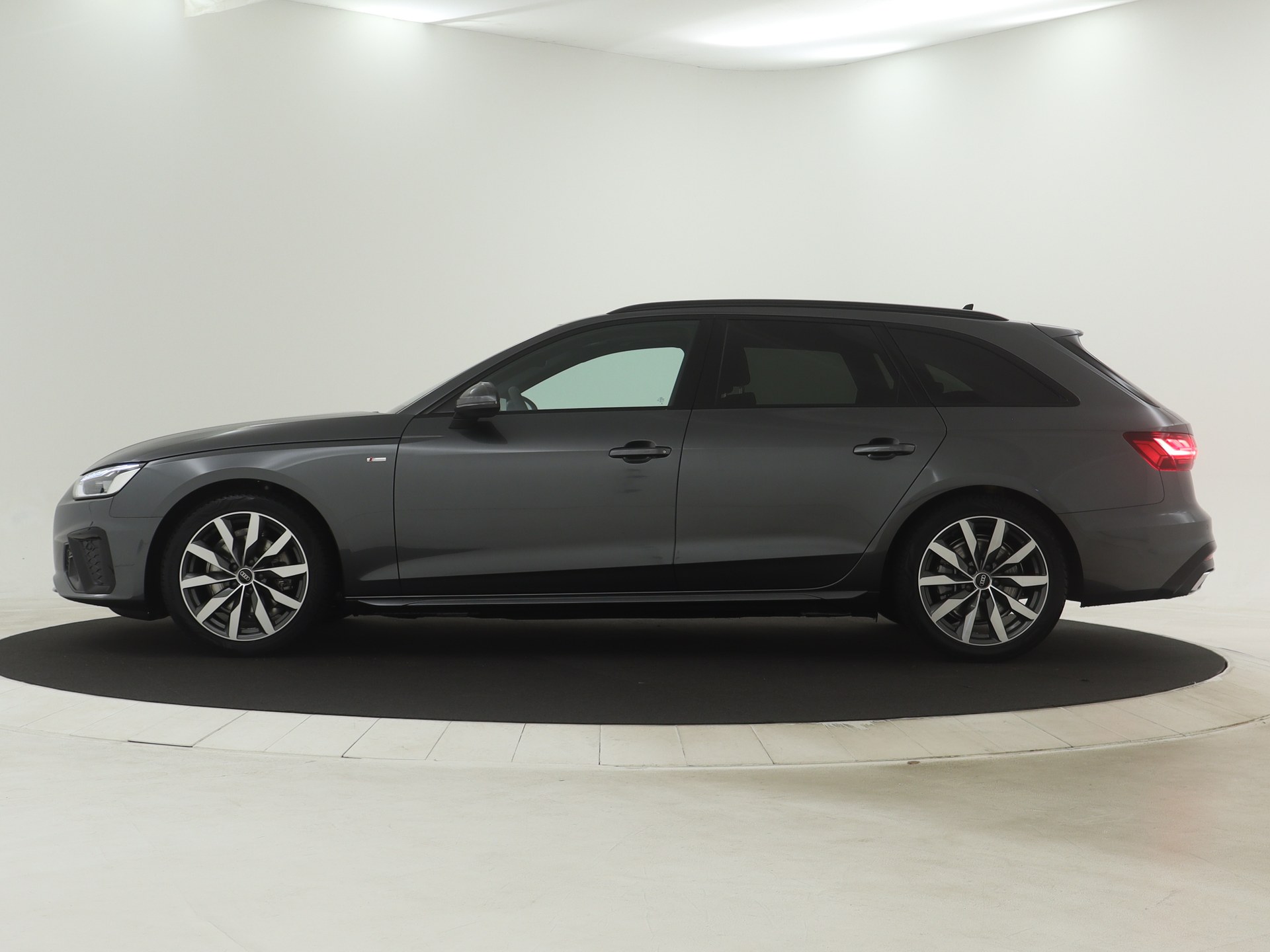 Audi - A4 Avant 35 TFSI S edition Competition - 2024