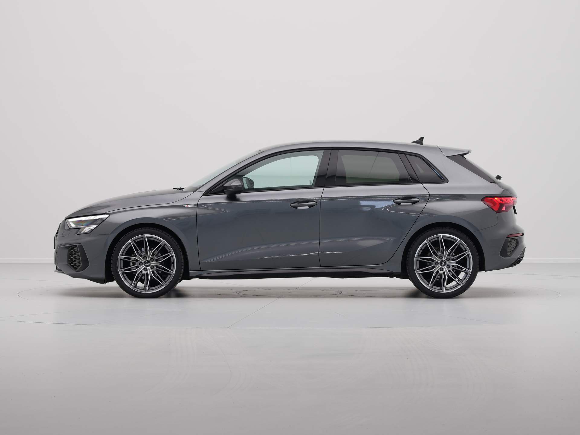 Audi - A3 Sportback 30 TFSI 110 pk S-Tronic S line edition - 2024