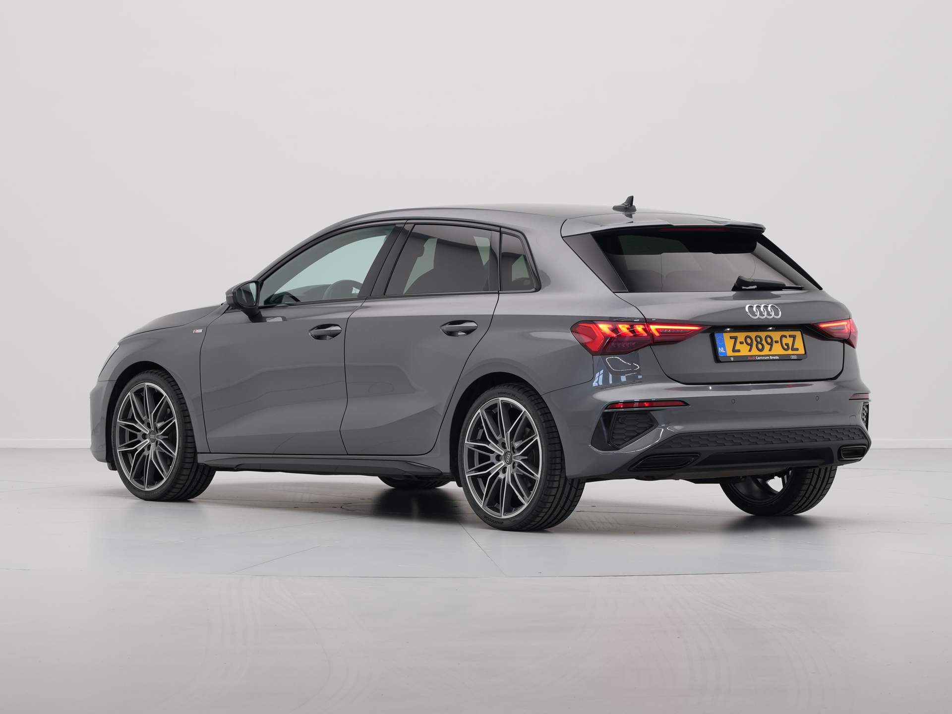 Audi - A3 Sportback 30 TFSI 110 pk S-Tronic S line edition - 2024