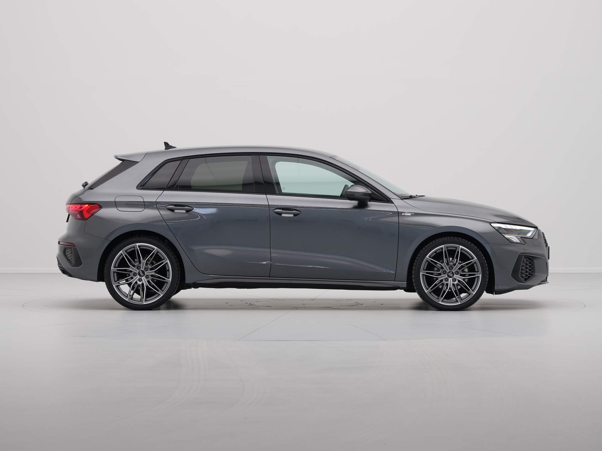 Audi - A3 Sportback 30 TFSI 110 pk S-Tronic S line edition - 2024