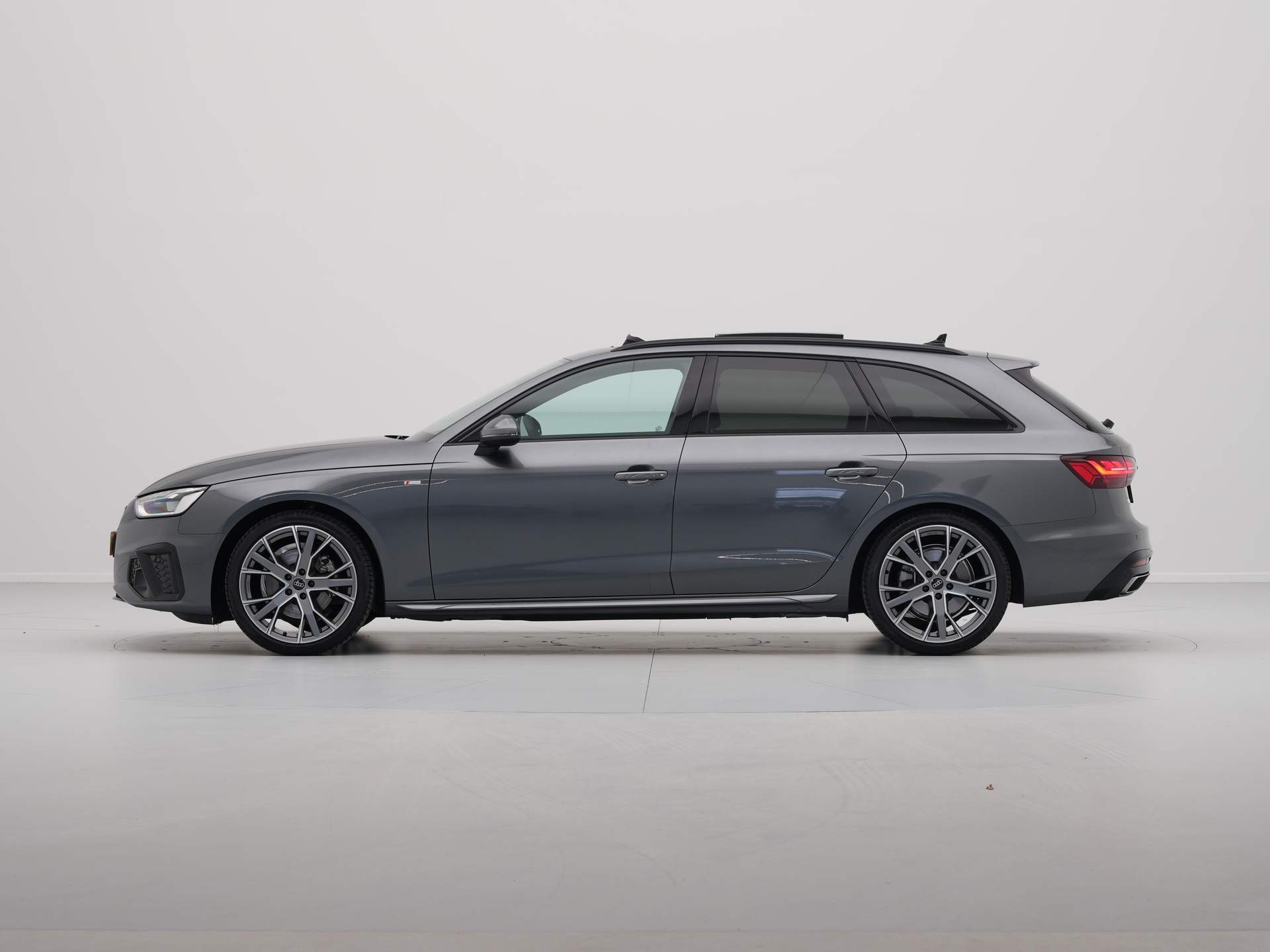 Audi - A4 Avant 35 TFSI S-Line Competition - 2024